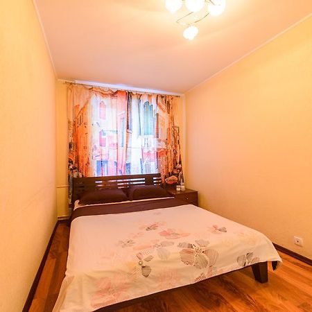 Apartment On Hryhoriia Chuprynky キエフ エクステリア 写真