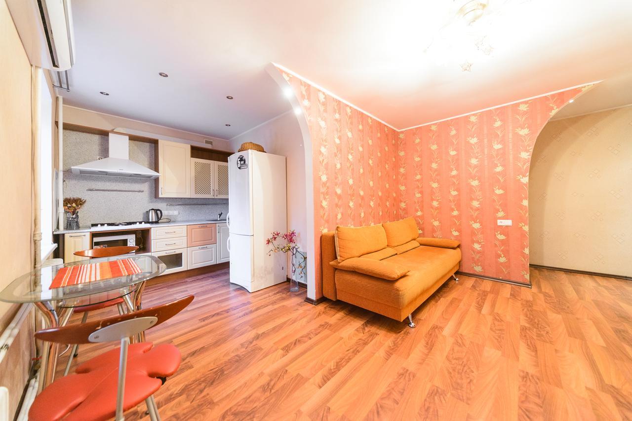 Apartment On Hryhoriia Chuprynky キエフ エクステリア 写真