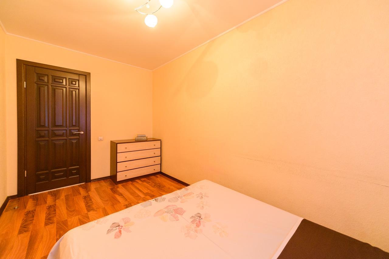 Apartment On Hryhoriia Chuprynky キエフ エクステリア 写真