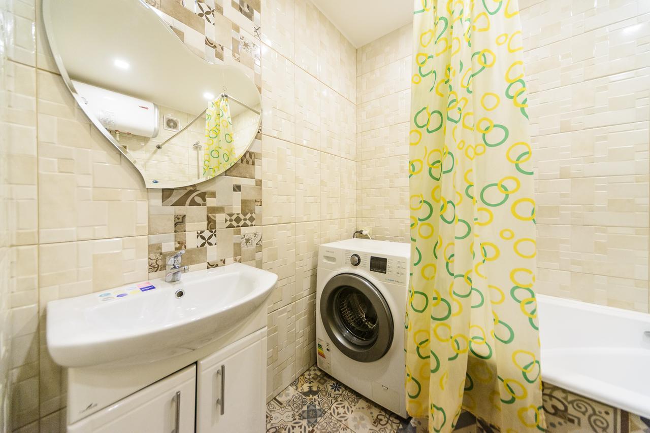 Apartment On Hryhoriia Chuprynky キエフ エクステリア 写真