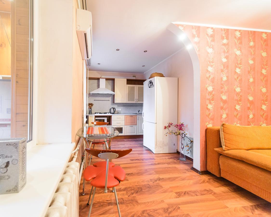 Apartment On Hryhoriia Chuprynky キエフ エクステリア 写真